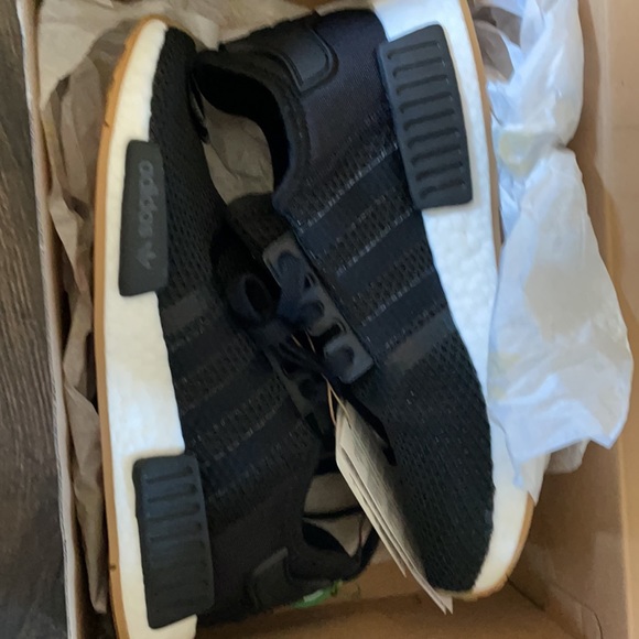 Adidas NMD R1 Black Gum (2018) - Picture 3 of 3